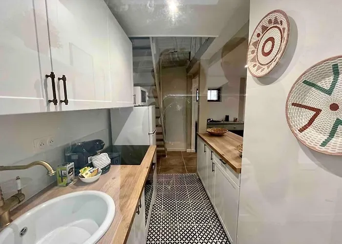 Les Celestins Apartment